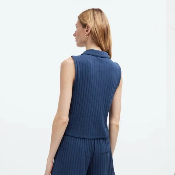 Madewell Blue Sleeveless Button-Down Shirt with Mismatched Buttons- NWT- Size M - Picture 4 of 6